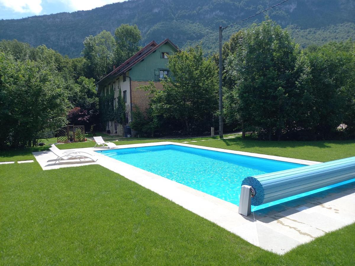 La Clairiere Du Moulin Bed & Breakfast Lepin-le-Lac Exterior photo