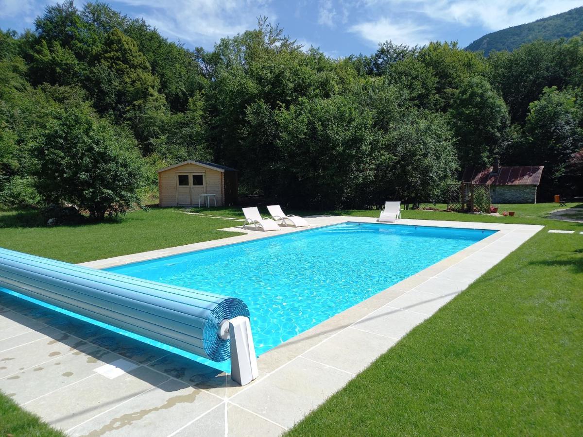 La Clairiere Du Moulin Bed & Breakfast Lepin-le-Lac Exterior photo
