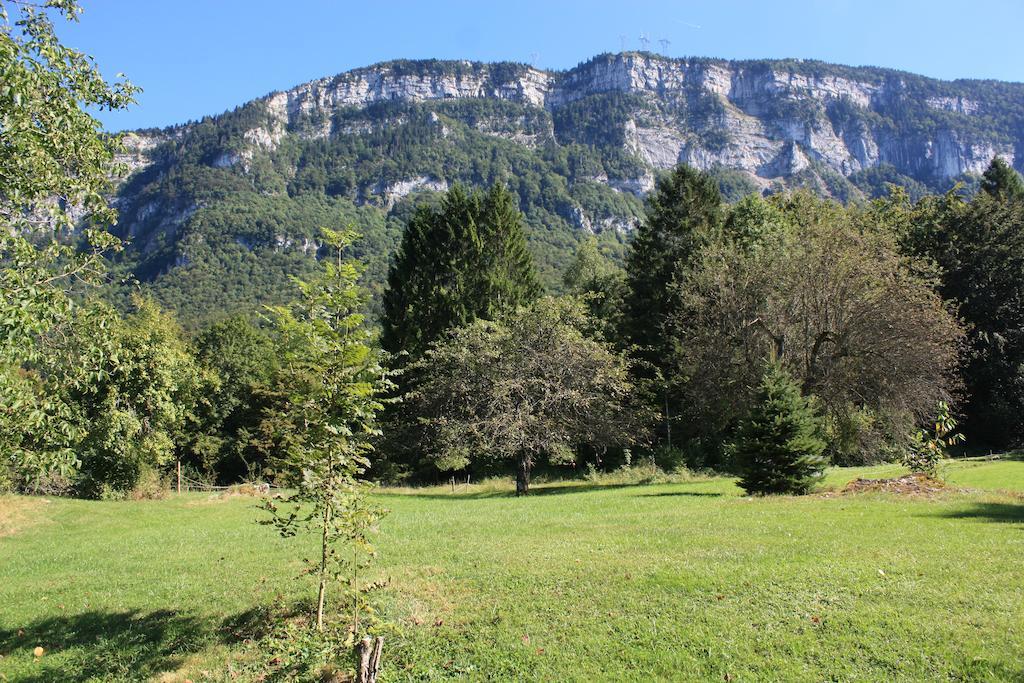 La Clairiere Du Moulin Bed & Breakfast Lepin-le-Lac Exterior photo